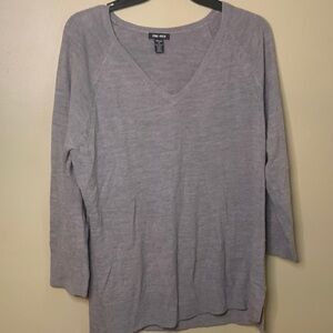 Avenue Lavender V-Neck Lightweight Sweater